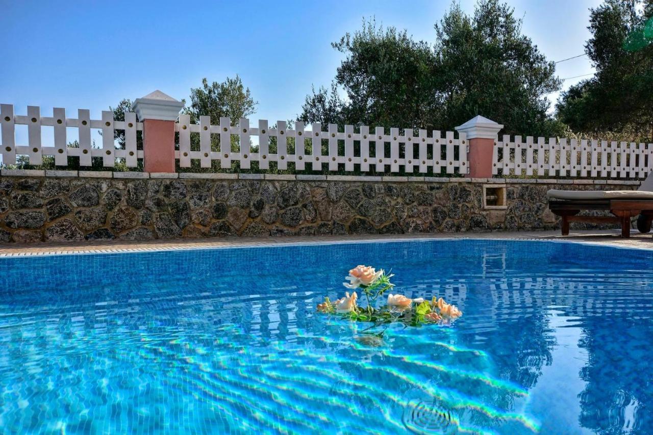 Tranquil Corfu 3 Bedrooms Chrinos Gated Pool